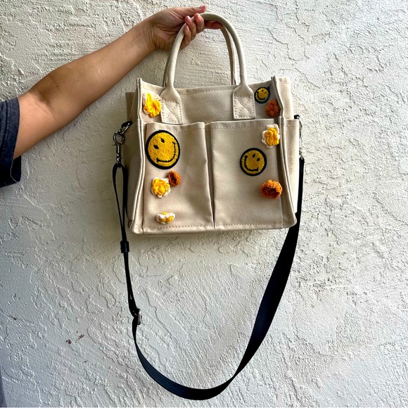 Zara Handbags - Zara Smiley tote